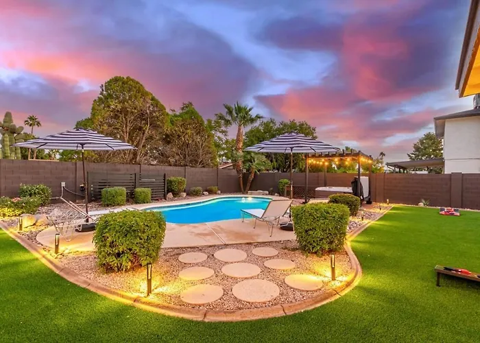 Dom wakacyjny The Ace Scottsdale With Pool Hottub & Putting *